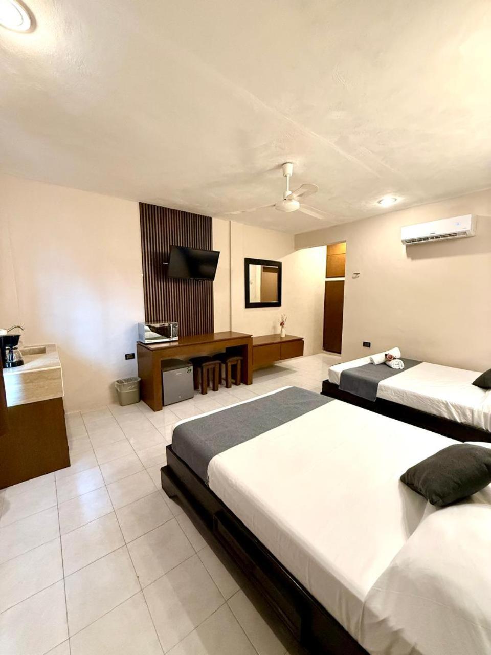 Hotel Baroni Прогресо Екстер'єр фото